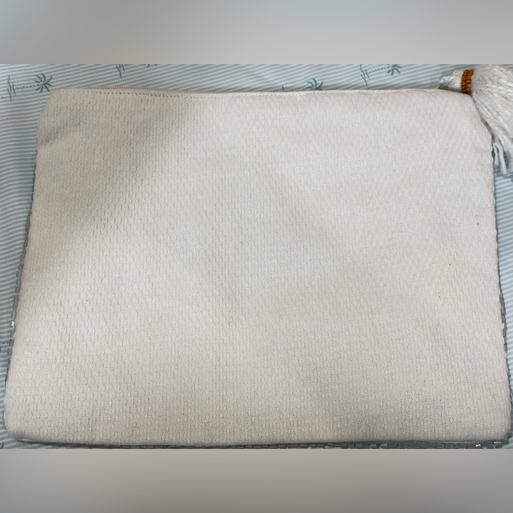 NEW no tag Floral Embroidered Clutch/Pouch - Picture 3 of 6